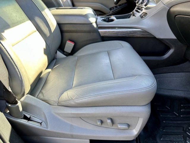 Used 2019 Chevrolet Suburban LT image 28