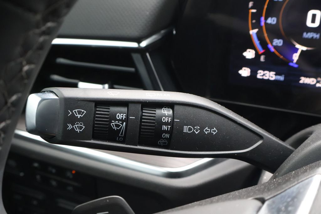 Used 2025 Chevrolet Suburban Premier AWD/4WD image 24
