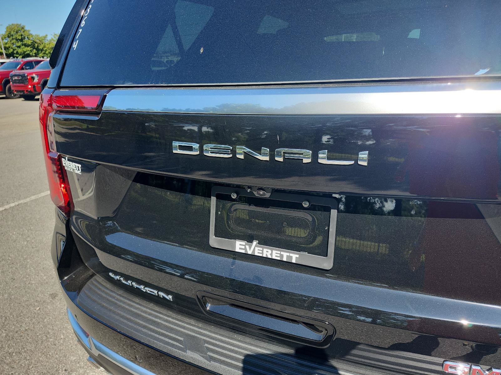 New 2027 GMC Yukon Denali w/ Sun & Power Step Package AWD/4WD image 4