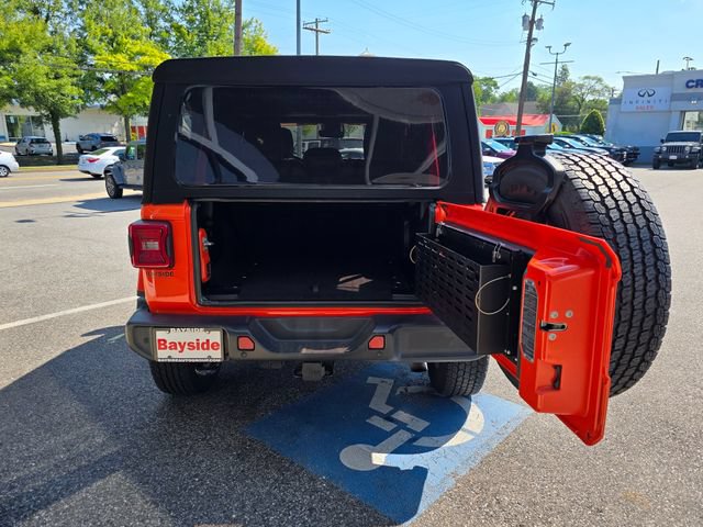 Used 2019 Jeep Wrangler Unlimited Sahara w/ Dual Top Group AWD/4WD image 34
