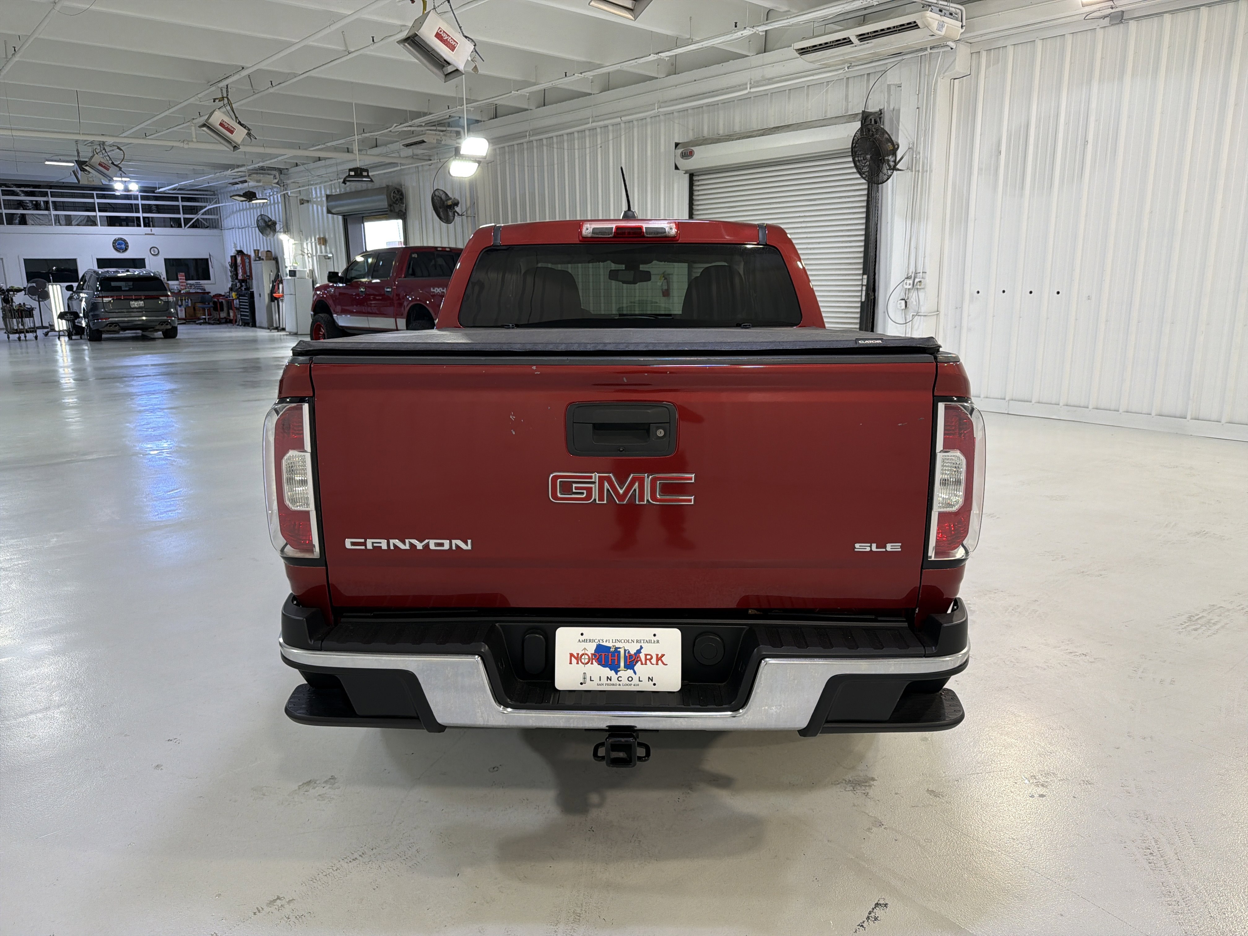 Used 2016 GMC Canyon SLE w/ SLE Convenience Package RWD image 4