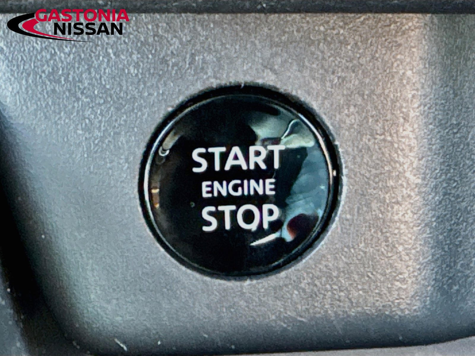 Used 2025 Nissan Rogue SV AWD/4WD image 26