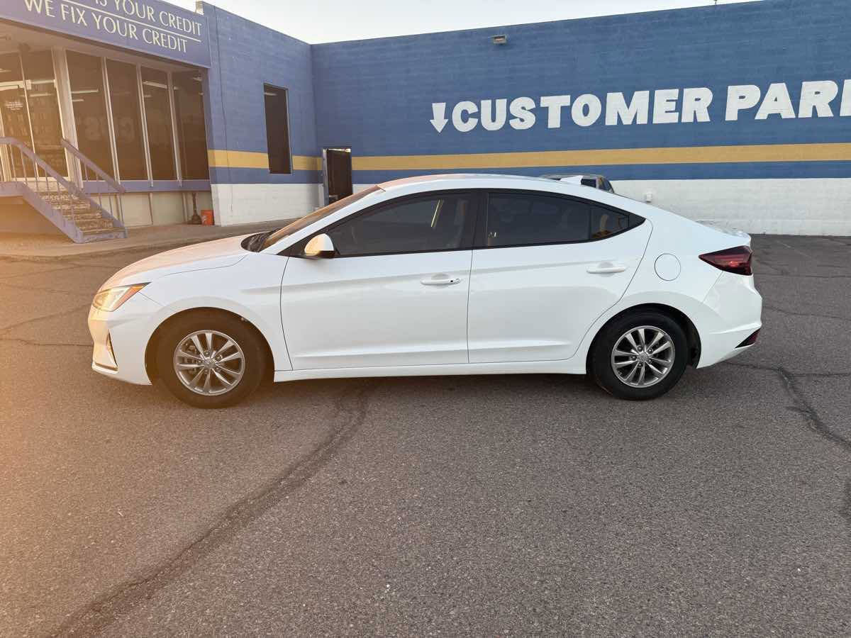 Used 2020 Hyundai Elantra ECO image 2