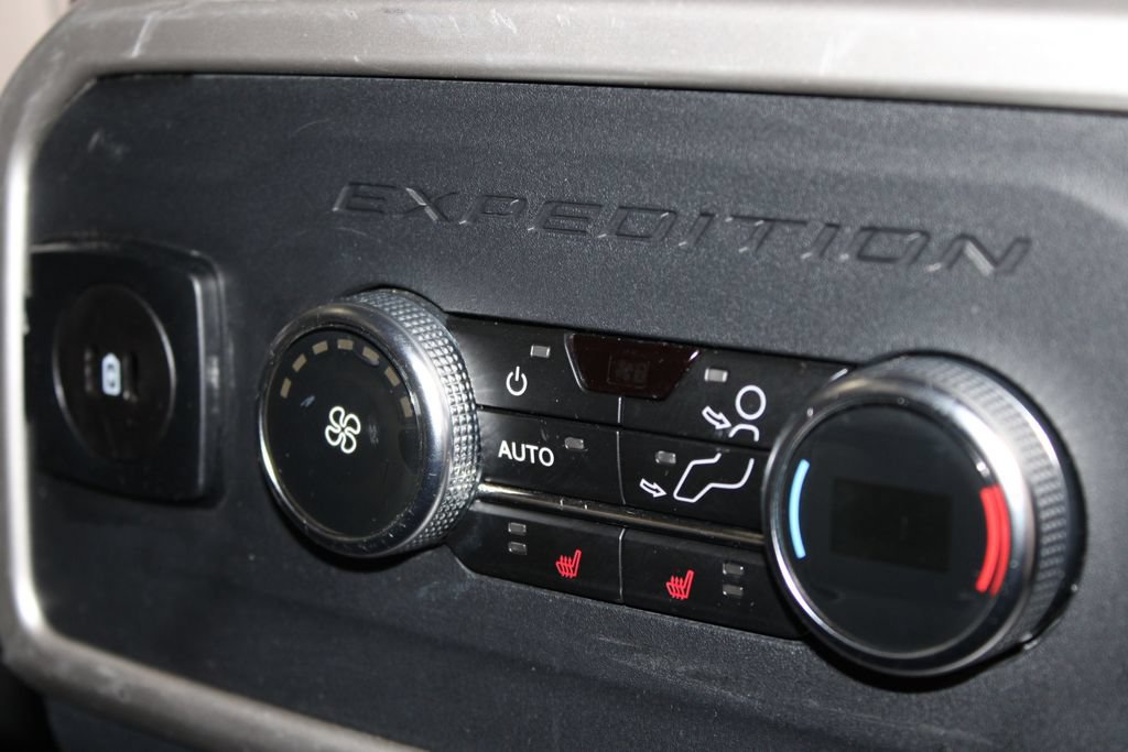 Used 2024 Ford Expedition Limited RWD image 35