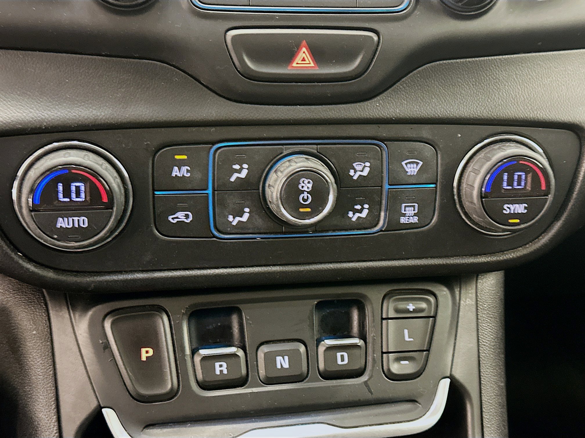 Used 2018 GMC Terrain SLE w/ Driver Convenience Package image 24