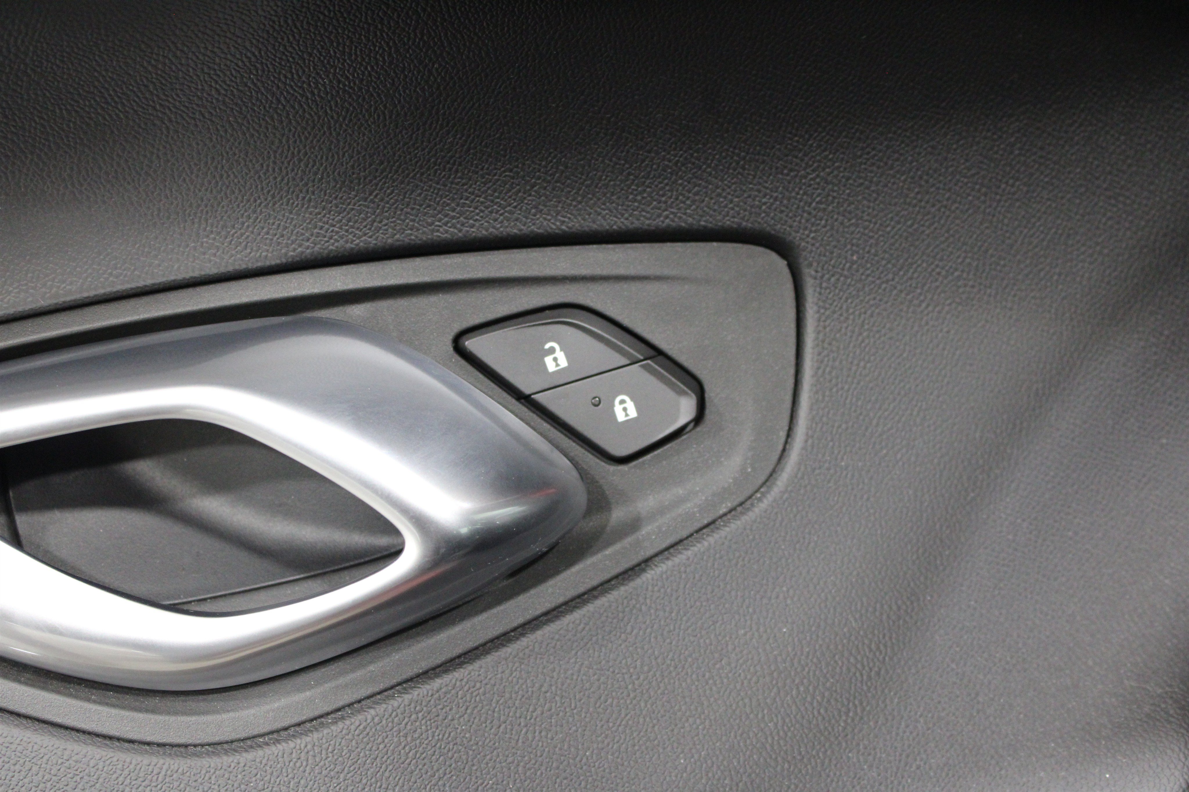 Used 2022 Chevrolet Camaro LT w/ RS Package RWD image 8