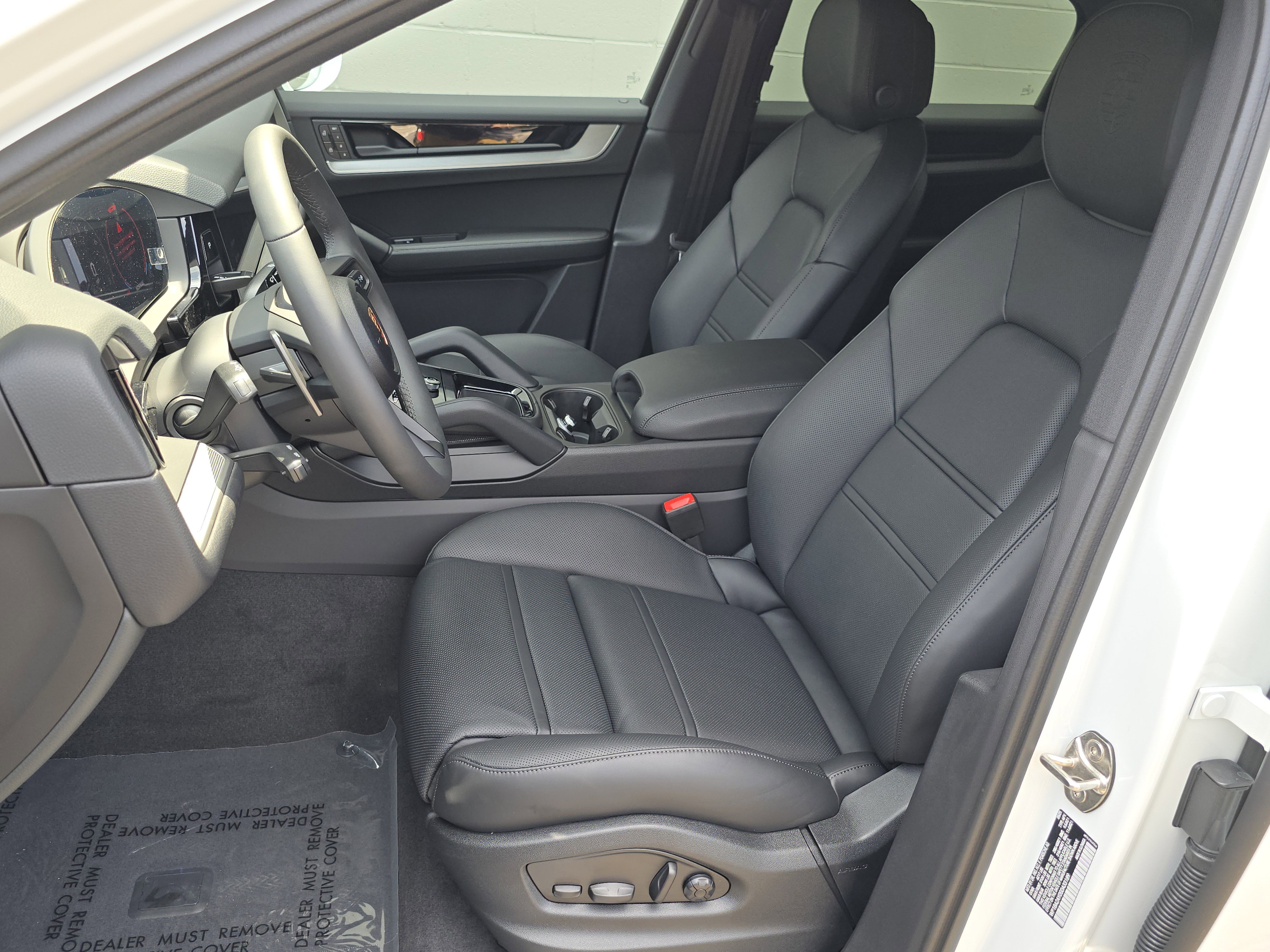 New 2025 Porsche Cayenne Coupe image 5