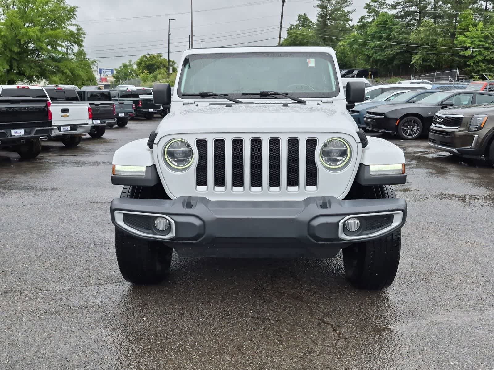 Used 2021 Jeep Wrangler Unlimited Sahara w/ LED Lighting Group AWD/4WD image 3