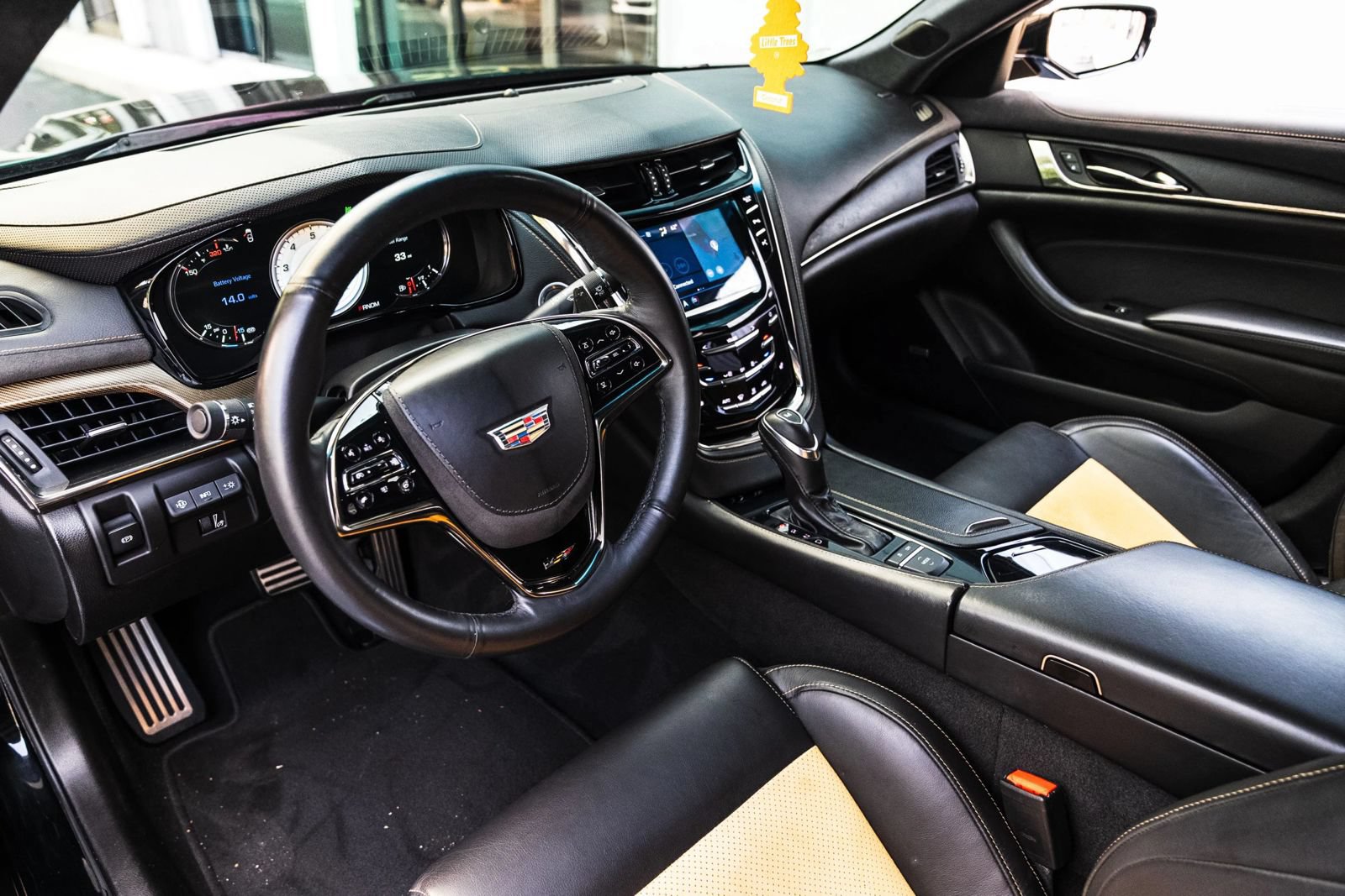 Used 2018 Cadillac CTS V w/ Luxury Package RWD image 12