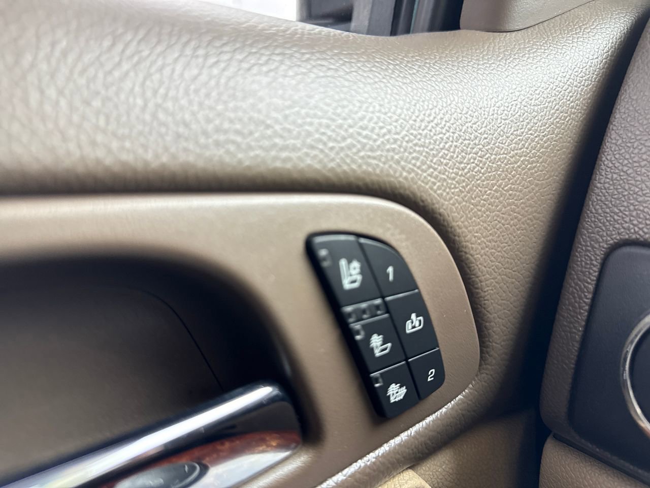 Used 2013 Chevrolet Silverado 2500 LTZ w/ LTZ Plus Package image 30