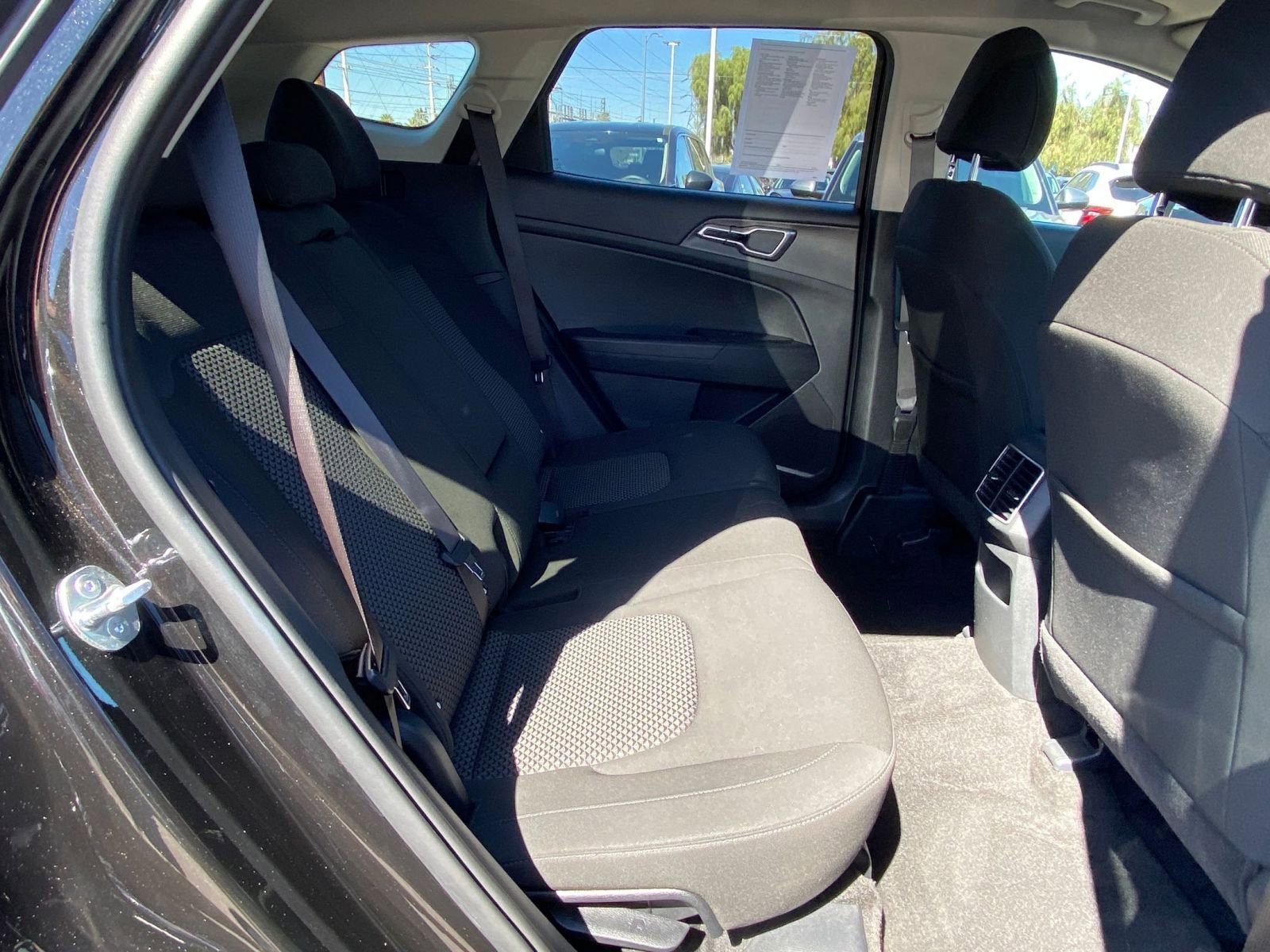 Used 2025 Kia Sportage LX image 39