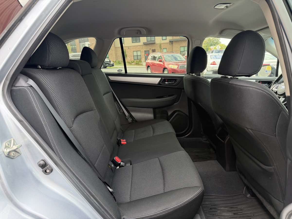Used 2017 Subaru Outback 2.5i Premium AWD/4WD image 12