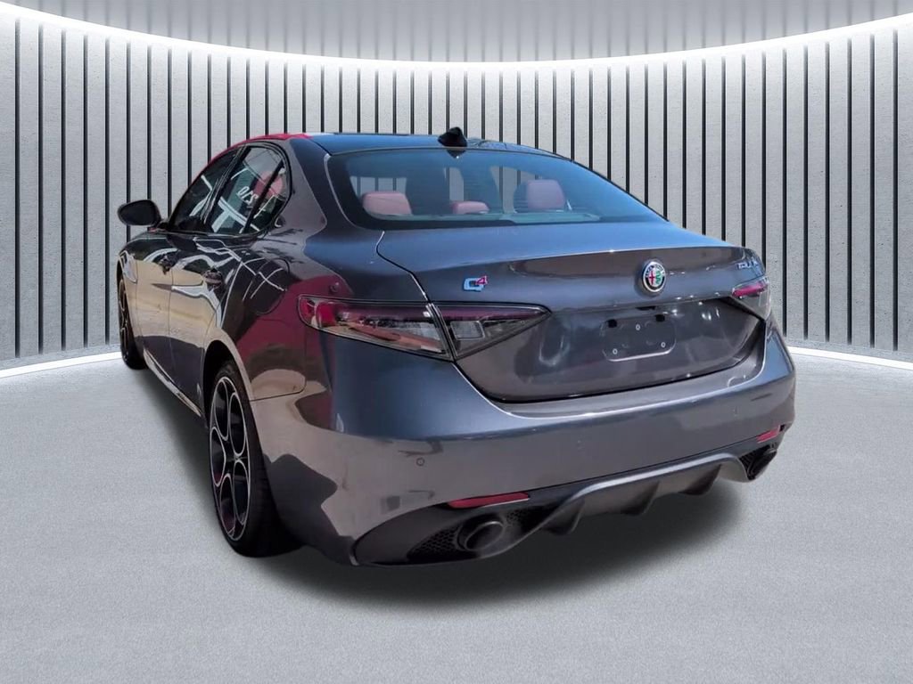 Used 2024 Alfa Romeo Giulia Veloce image 11