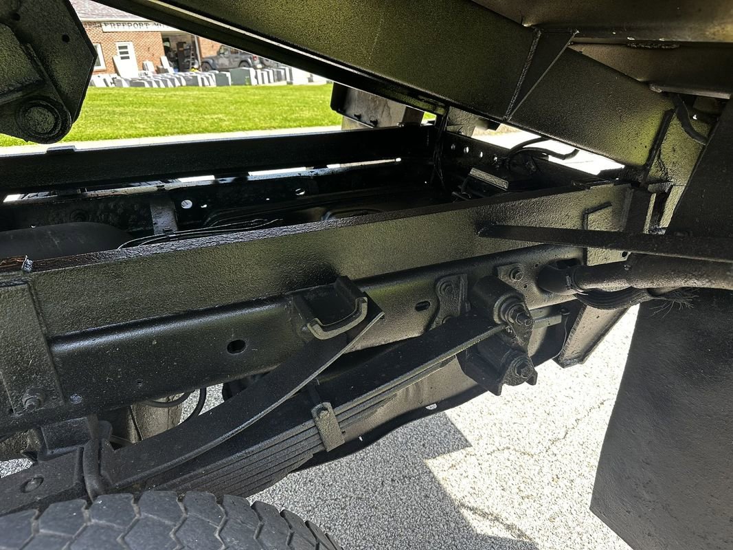 Used 2014 Ford F550 4x4 Regular Cab Super Duty image 25