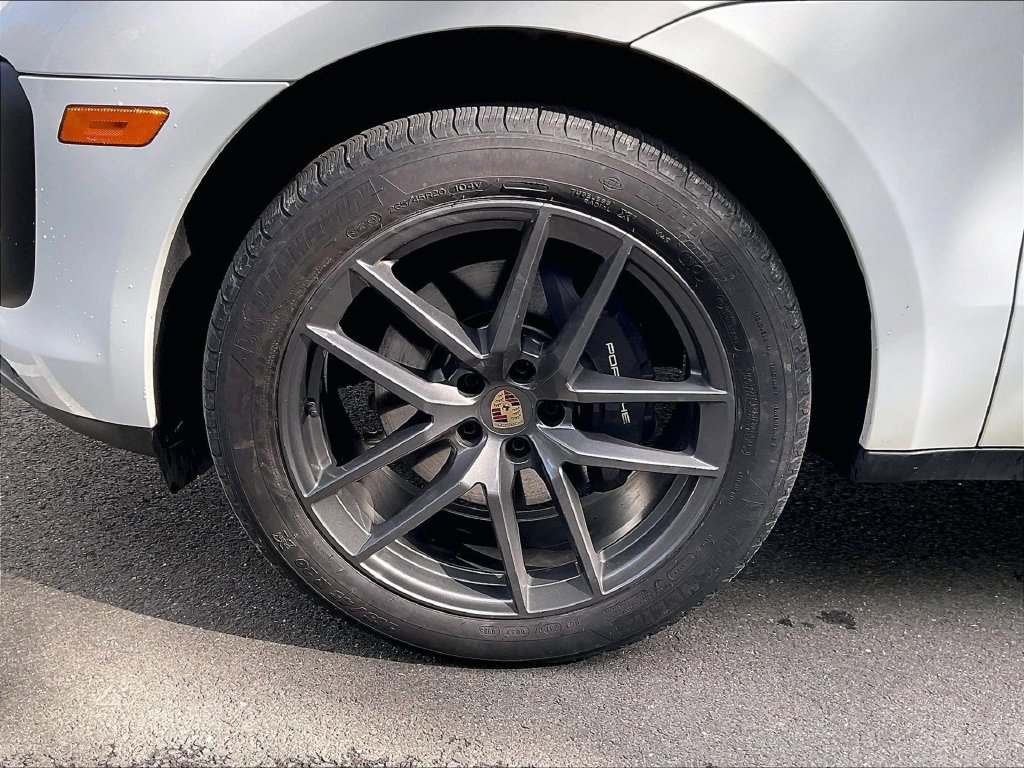 Certified 2023 Porsche Macan Turbo AWD/4WD image 14