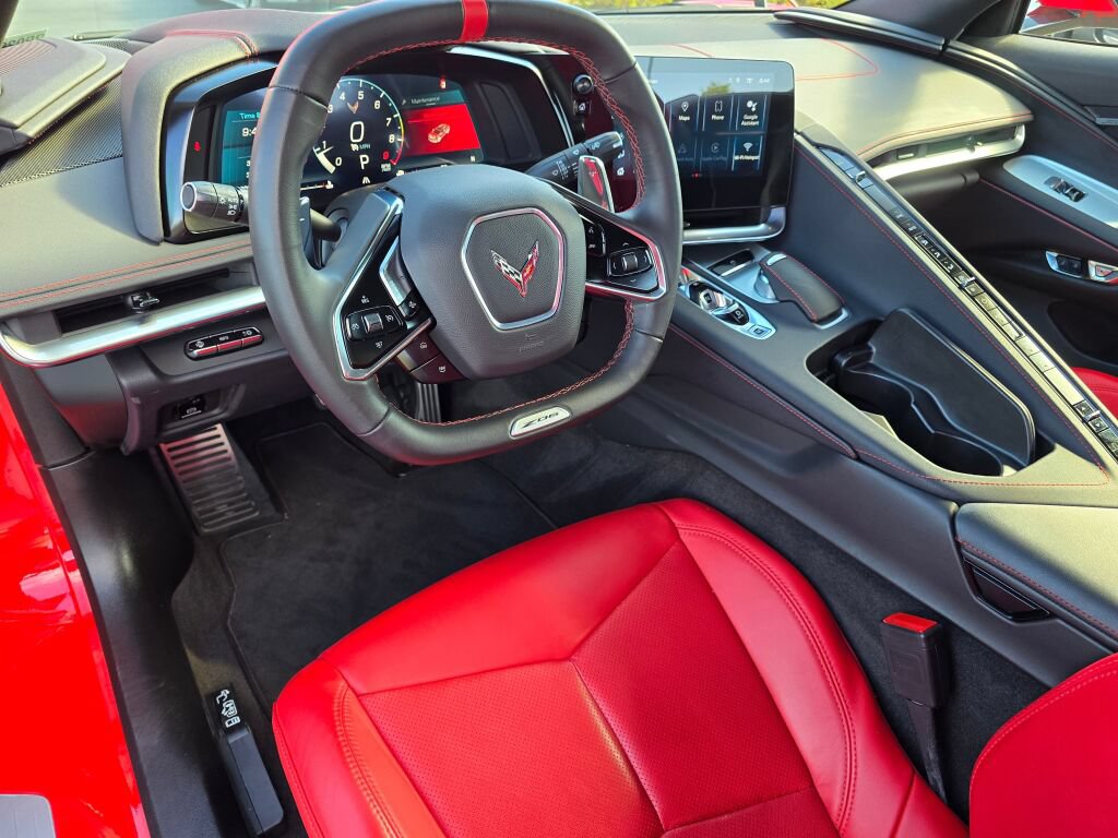 Used 2024 Chevrolet Corvette Z06 RWD image 16