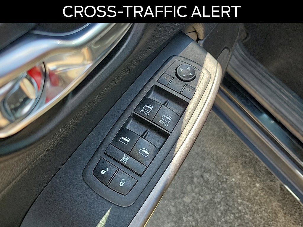 Used 2021 Jeep Cherokee Latitude Plus AWD/4WD image 20