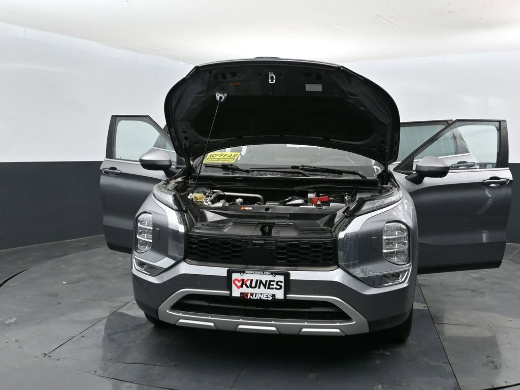 Used 2022 Mitsubishi Outlander SE image 57
