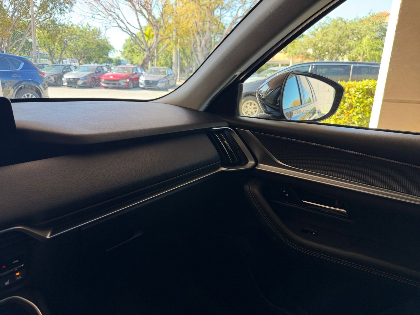 Used 2025 MAZDA CX-70 3.3 Turbo w/ Preferred Package image 32