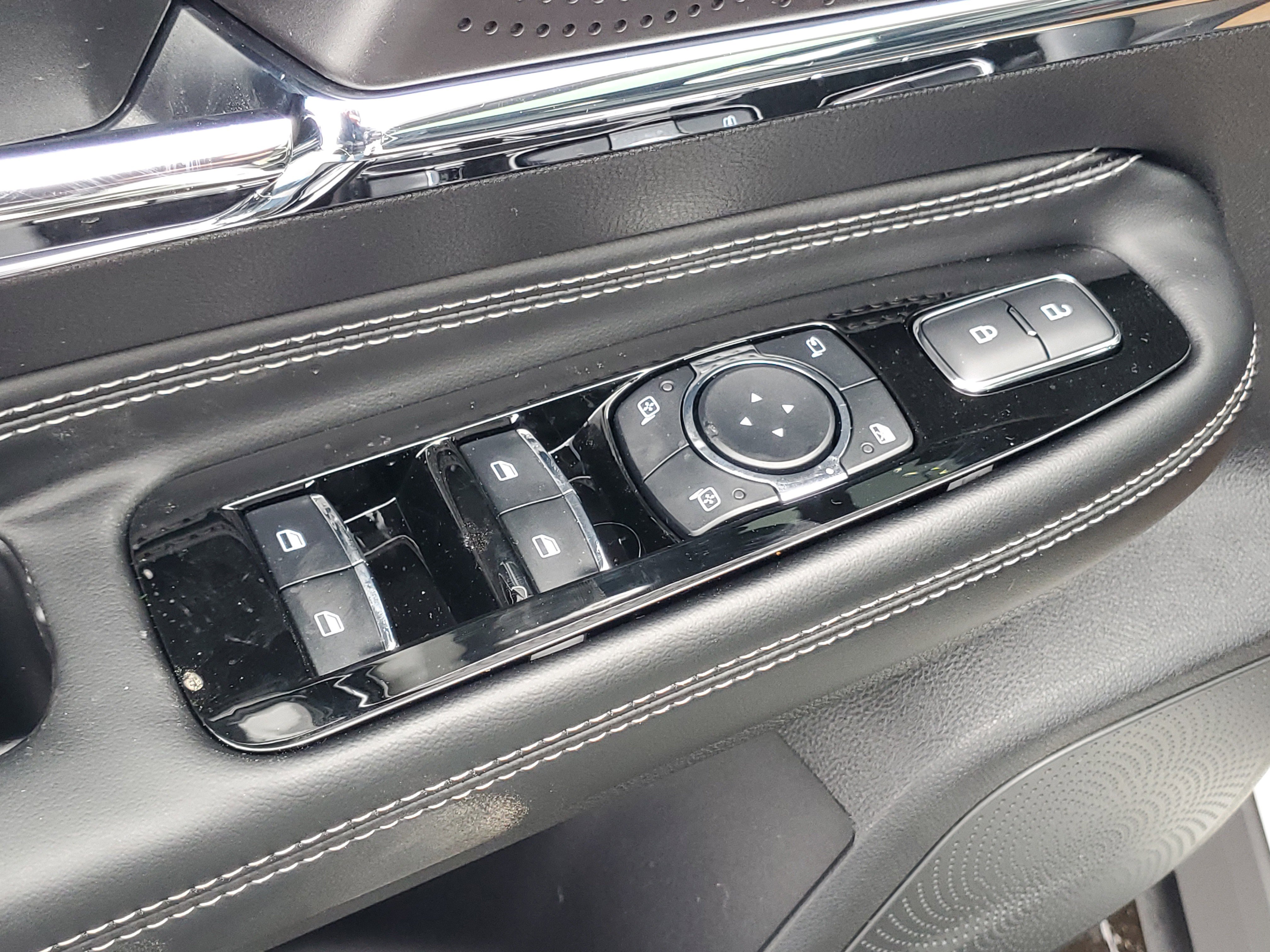 New 2026 Lincoln Corsair Premiere image 10