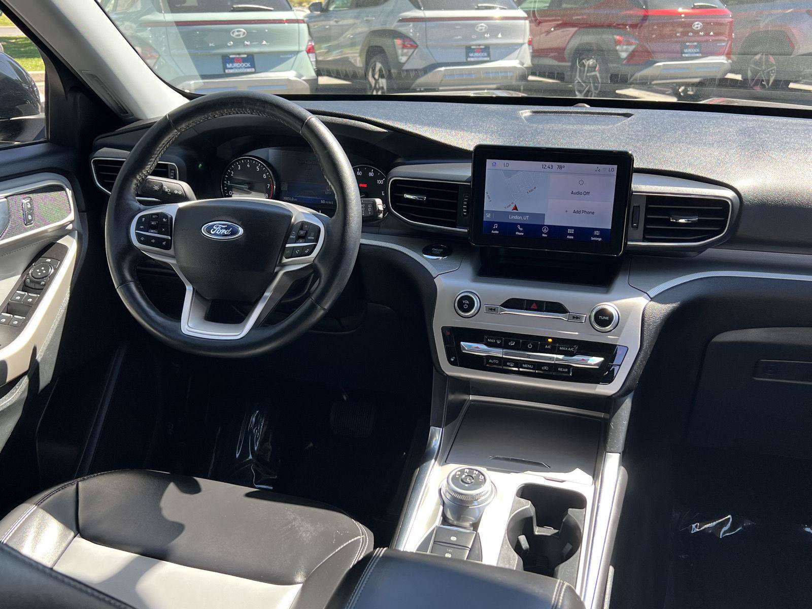 Used 2022 Ford Explorer XLT w/ Equipment Group 202A AWD/4WD image 2