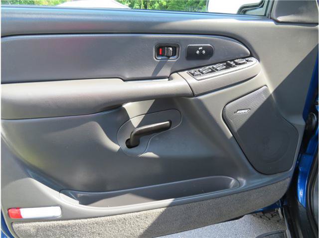 Used 2003 Chevrolet Avalanche 4x4 w/ Driver Convenience Package image 13