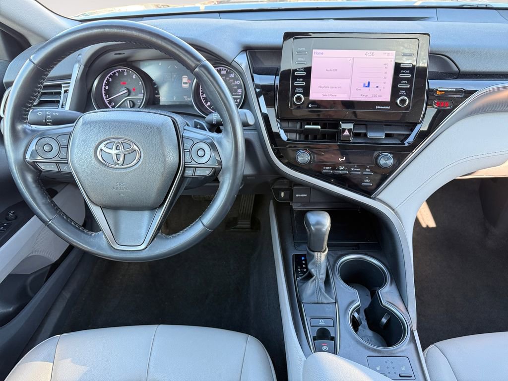 Used 2021 Toyota Camry SE w/ Cold Weather Package image 10