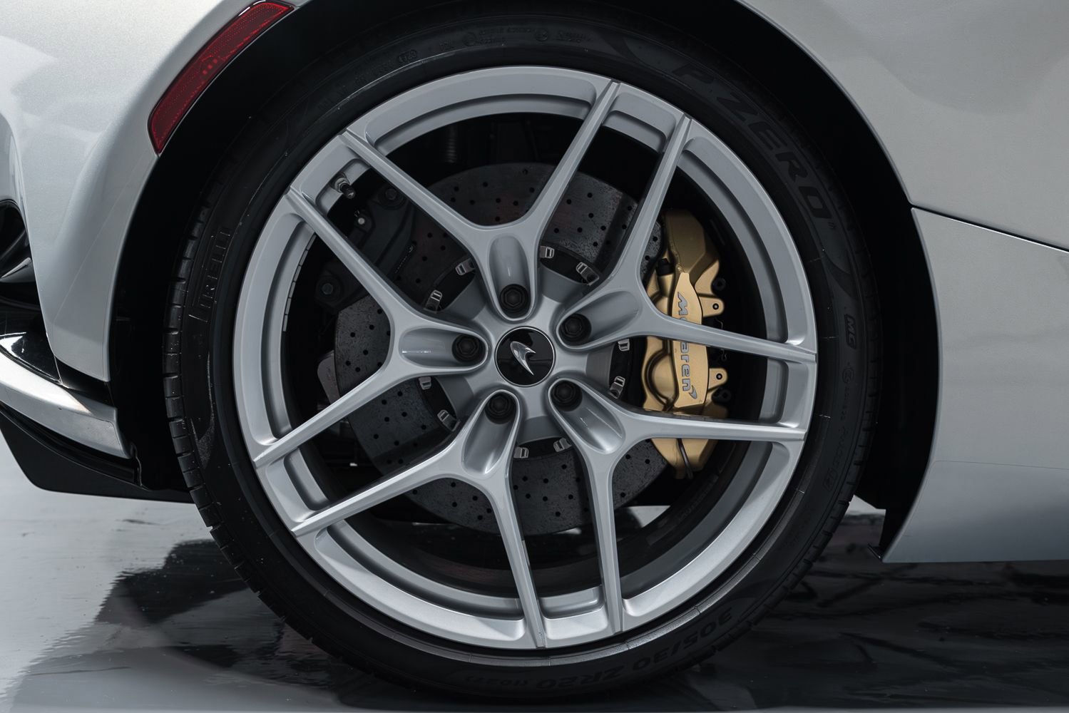 Used 2024 McLaren 750S image 28