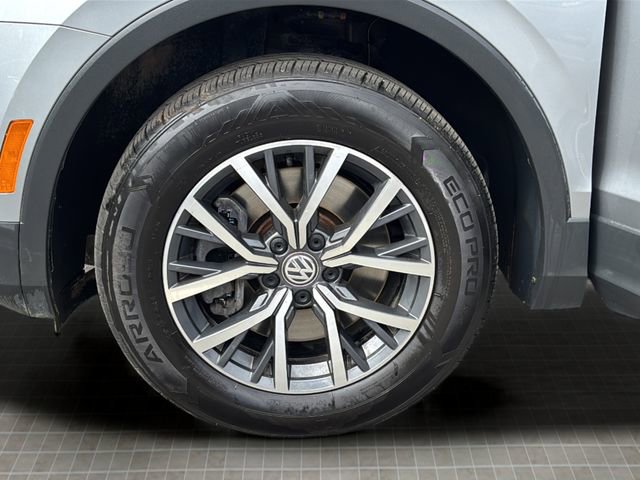 Used 2020 Volkswagen Tiguan SE image 46