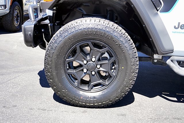 Used 2023 Jeep Wrangler Unlimited Rubicon 4xe AWD/4WD image 15