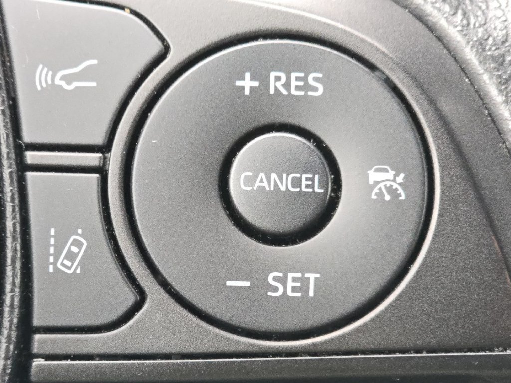 Used 2024 Toyota RAV4 XLE FWD image 9