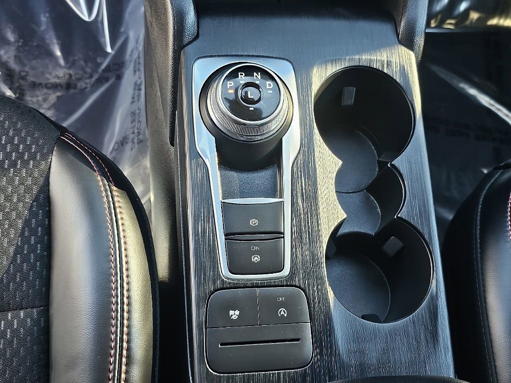 Used 2025 Ford Escape ST-Line image 29