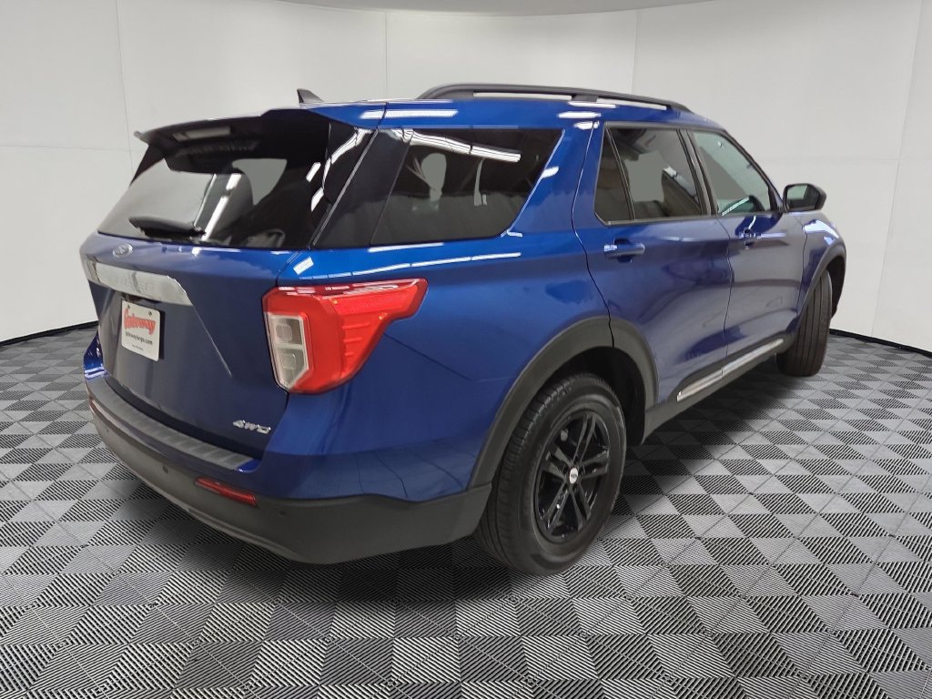 Used 2022 Ford Explorer XLT AWD/4WD image 4