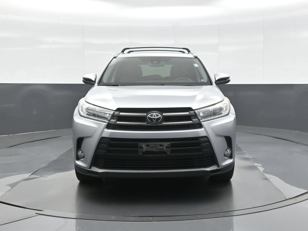 Used 2017 Toyota Highlander SE AWD/4WD image 2