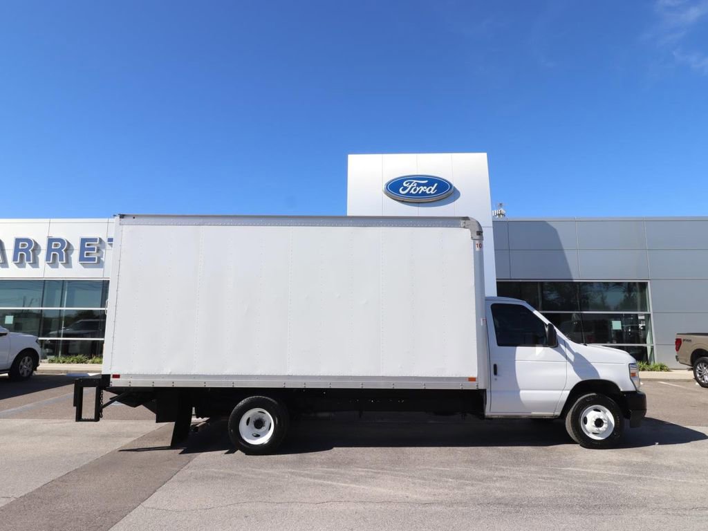 Certified 2024 Ford E-450 and Econoline 450 Super Duty w/ Power Windows & Locks Group image 18
