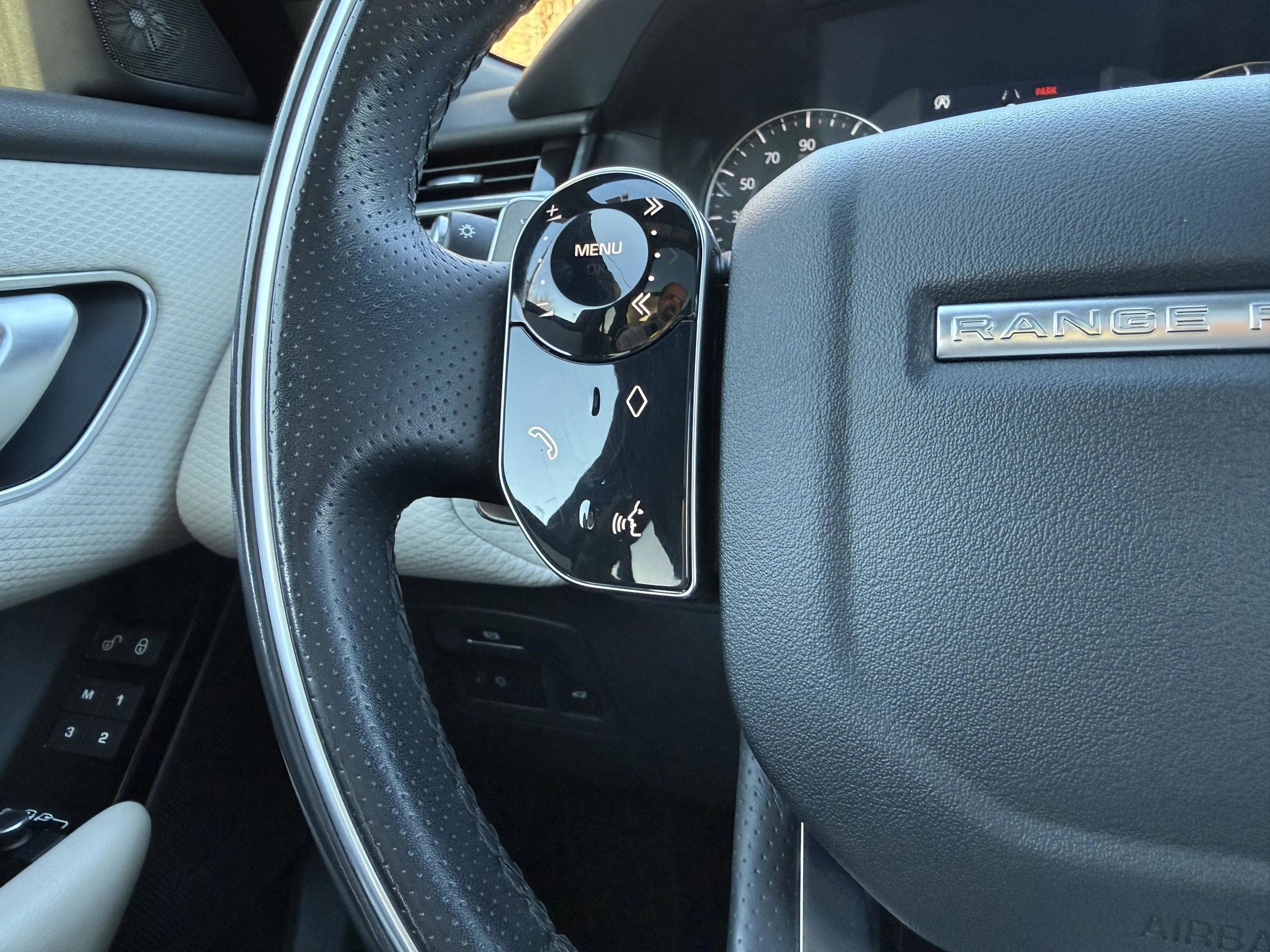 Used 2020 Land Rover Range Rover Velar R-Dynamic S image 17