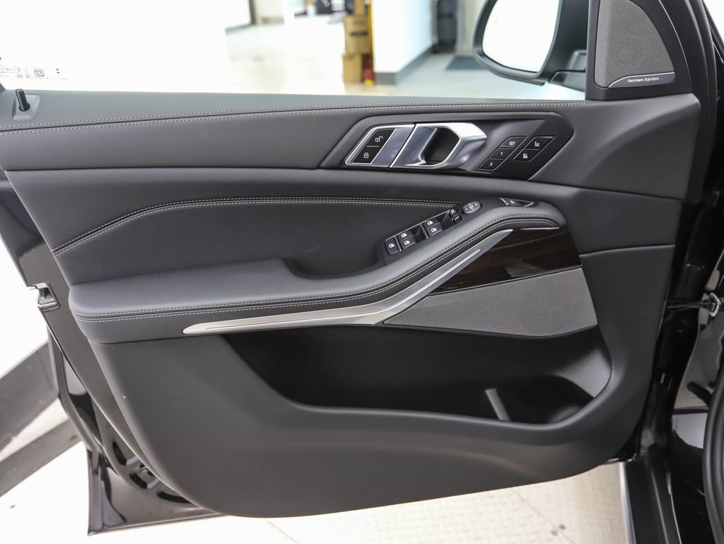 Used 2026 BMW X5 xDrive40i image 9