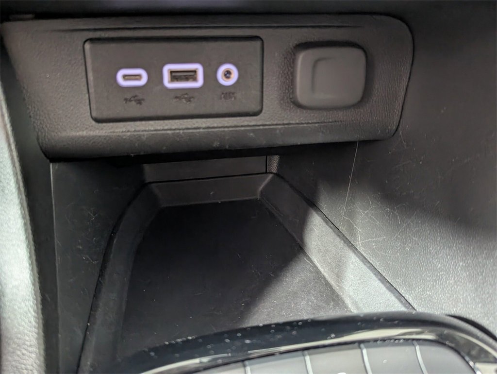 Used 2023 Buick Encore GX Select w/ Safety Package II image 22