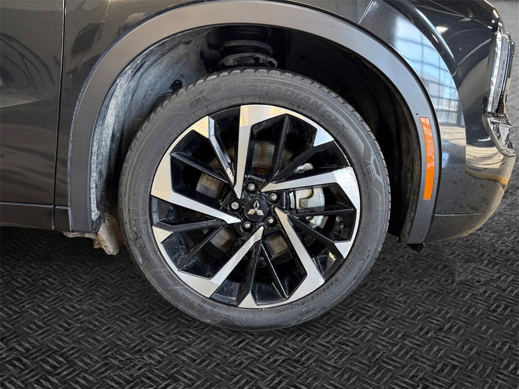 Used 2023 Mitsubishi Outlander SEL image 11