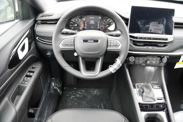 New 2025 Jeep Compass Latitude w/ Sun & Sound Group image 12