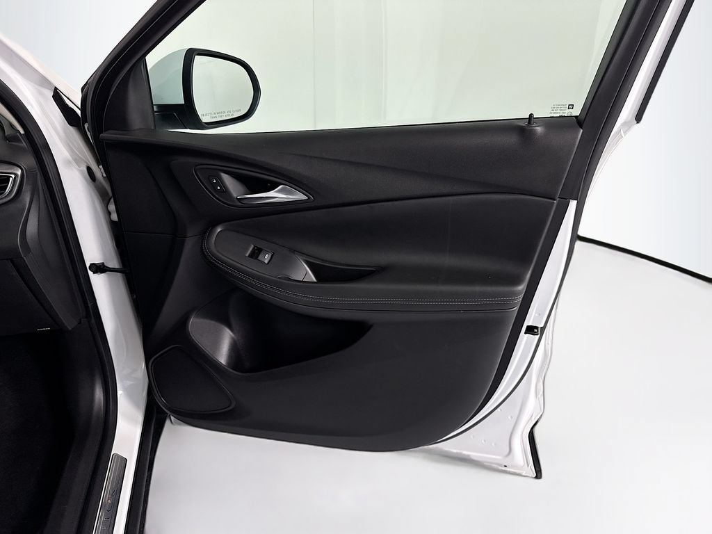 Used 2023 Buick Encore GX Preferred w/ Cold Weather Comfort Package FWD image 25