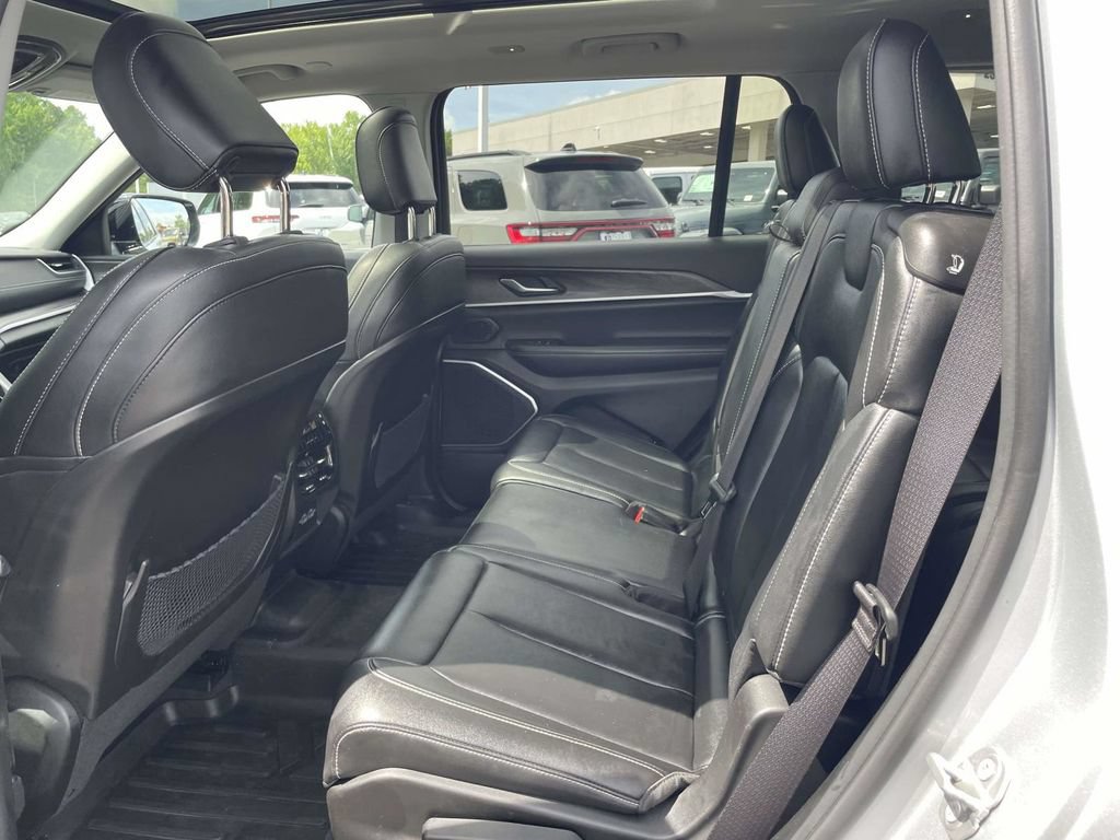 Used 2023 Jeep Grand Cherokee L Limited AWD/4WD image 24
