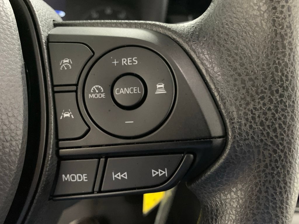 Used 2025 Toyota Corolla LE FWD image 17