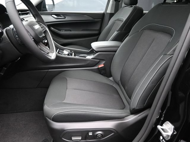 Used 2024 Jeep Grand Cherokee Laredo X AWD/4WD image 20