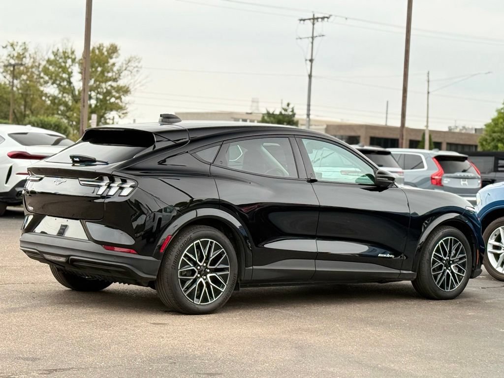 Used 2025 Ford Mustang Mach-E Premium AWD/4WD image 36