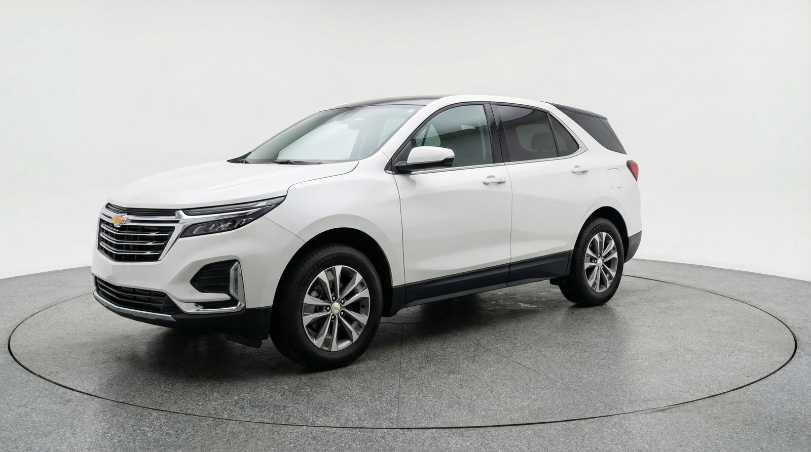 Used 2025 Chevrolet Equinox LT FWD image 3