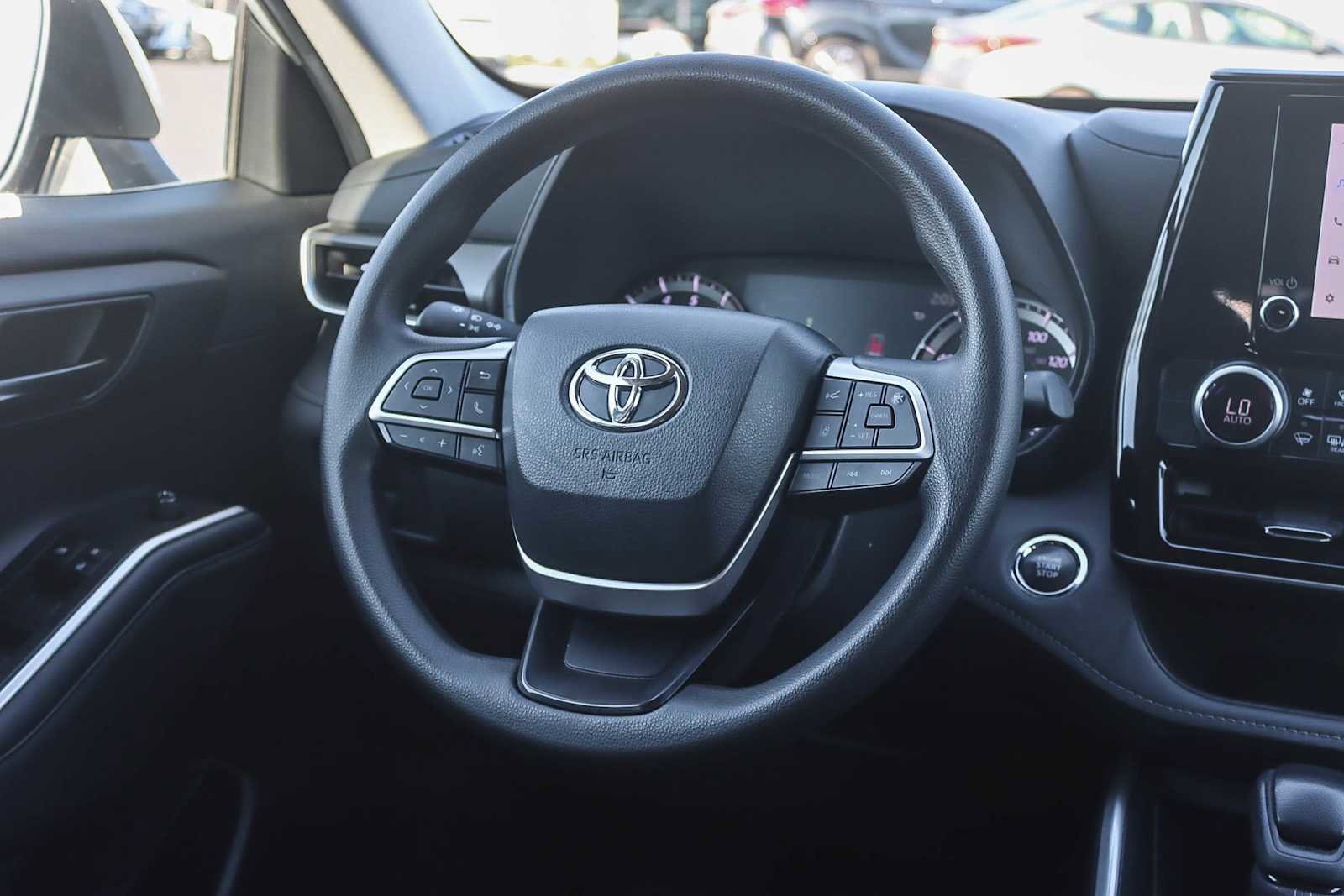 Used 2023 Toyota Highlander L image 14