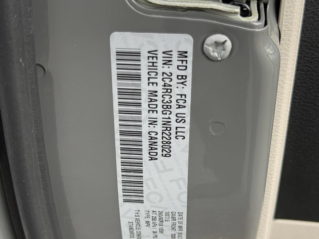 Used 2022 Chrysler Pacifica Touring-L w/ Uconnect Theater Family Group AWD/4WD image 31