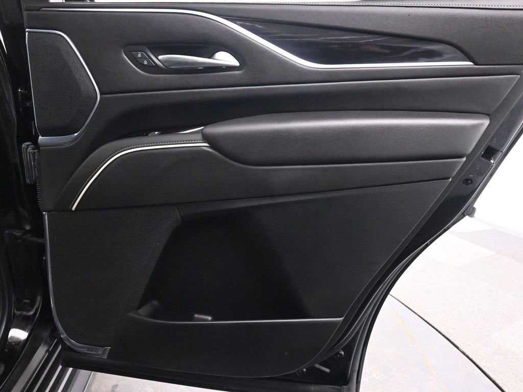 Used 2021 Cadillac Escalade Sport w/ LPO, Illumination Package image 17