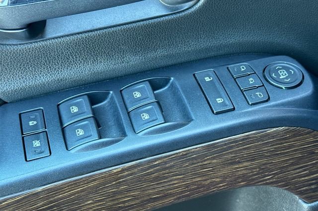 Used 2018 GMC Sierra 2500 Denali w/ Duramax Plus Package AWD/4WD image 12